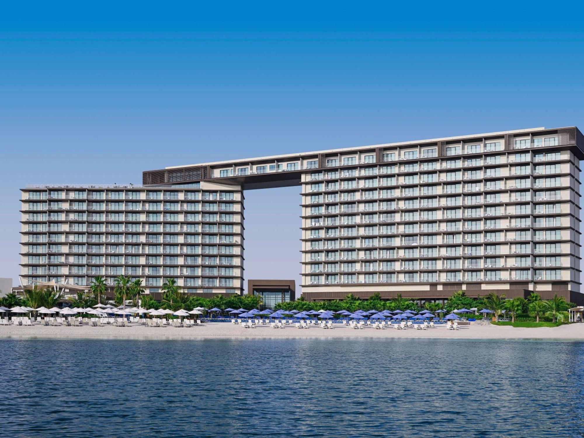 Moevenpick Al Marjan Island منتجع